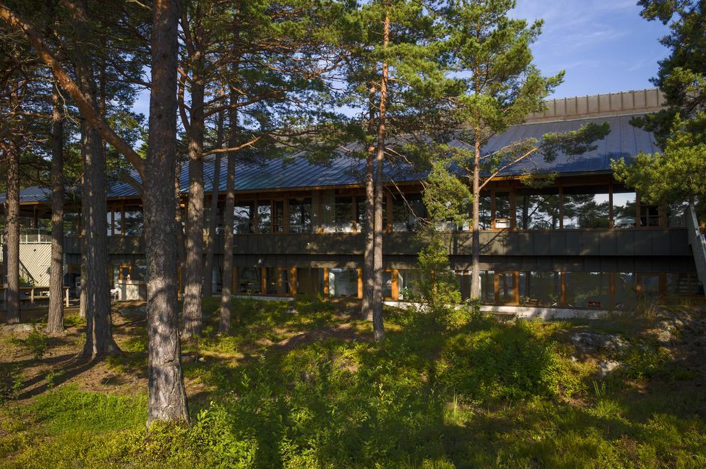 Djuroenaeset Hotell & Konferens Djurhamn Bagian luar foto