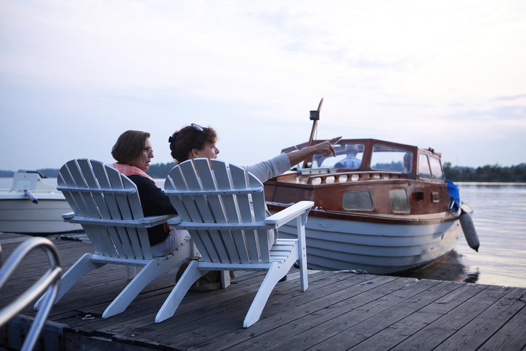 Djuroenaeset Hotell & Konferens Djurhamn Bagian luar foto