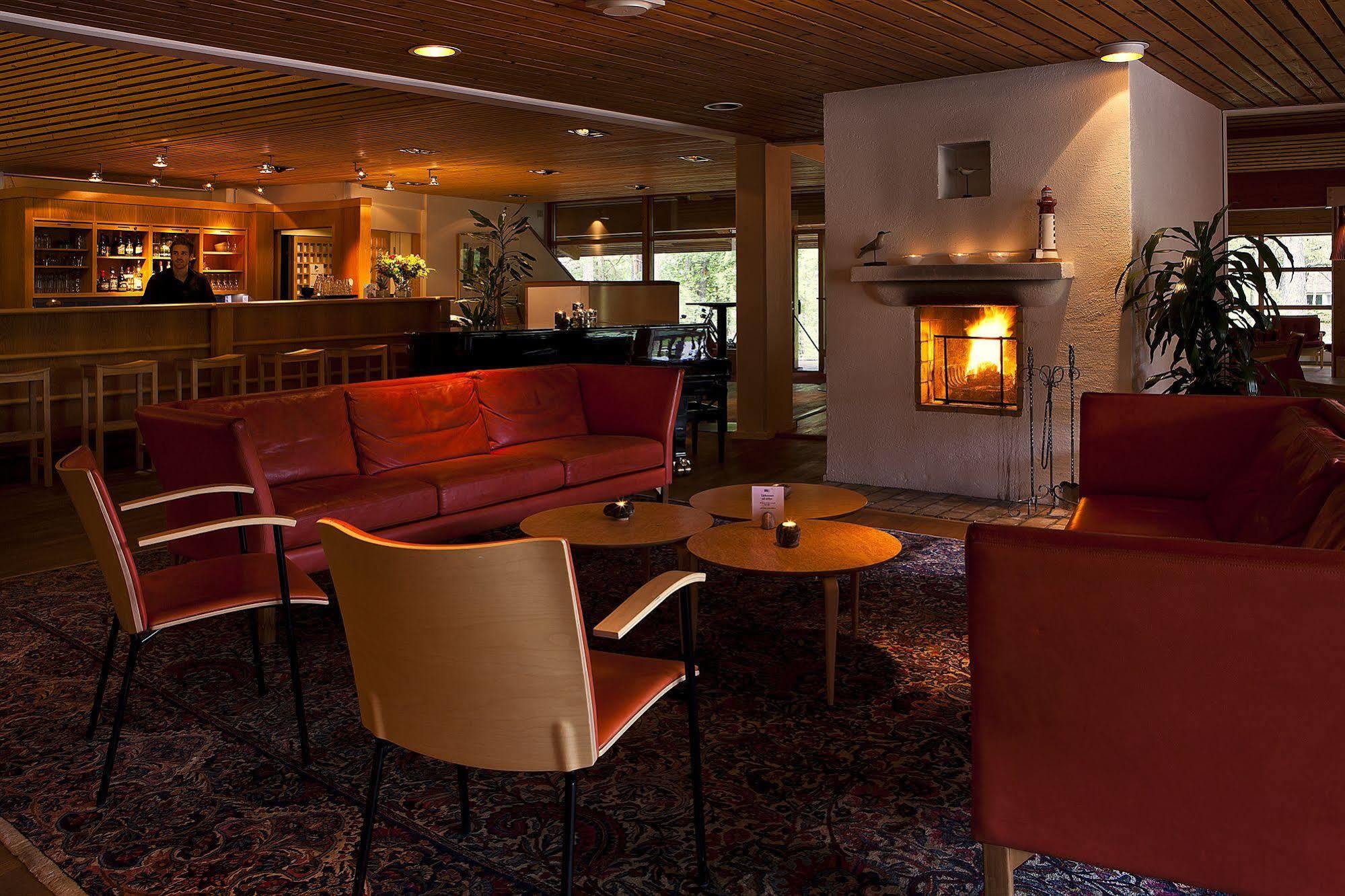 Djuroenaeset Hotell & Konferens Djurhamn Bagian luar foto