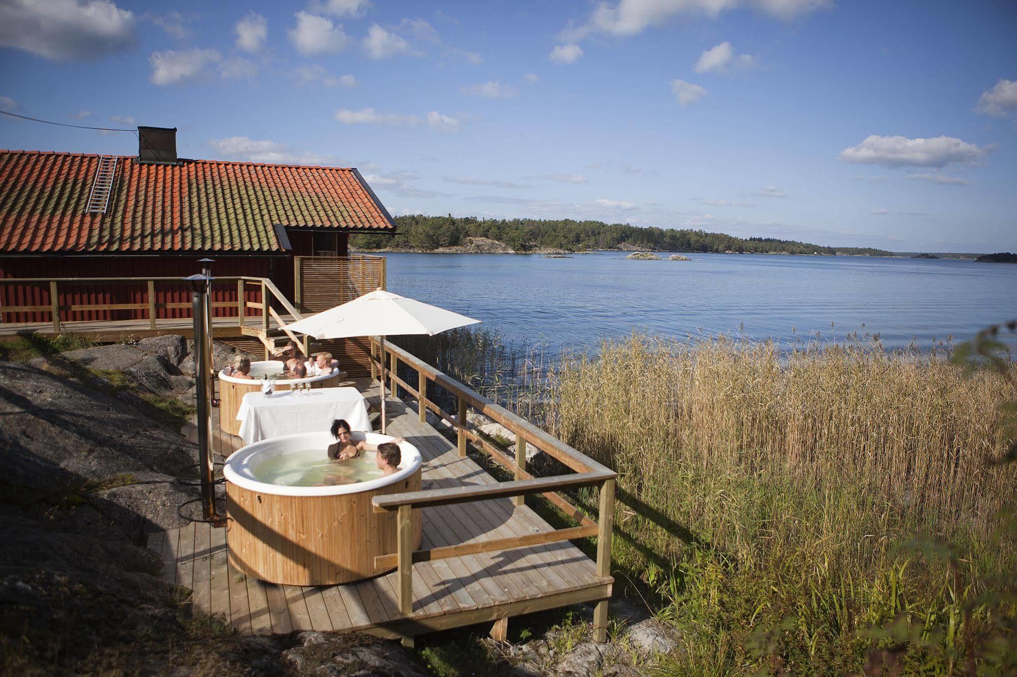 Djuroenaeset Hotell & Konferens Djurhamn Bagian luar foto